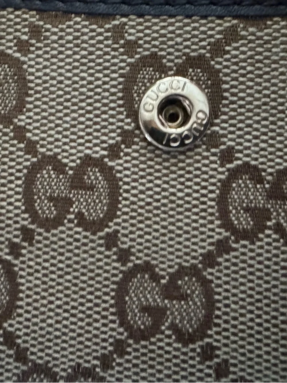 Authenticated GUCCI Brown and Beige Monogram Canvas Card Holder Hardware - Picture 8 of 16